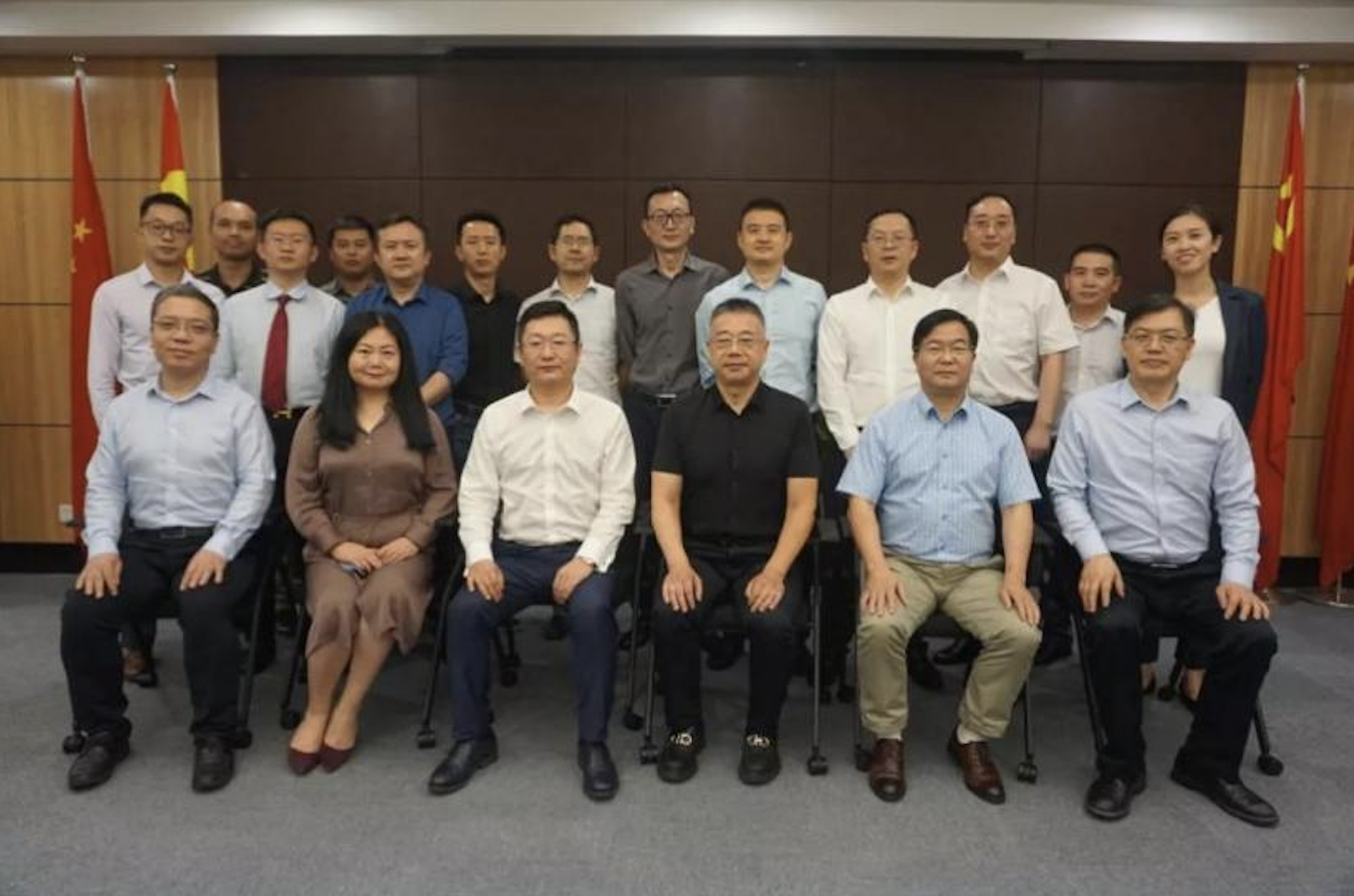 召开2021年上半年度合伙人大会暨年中工作总结会议